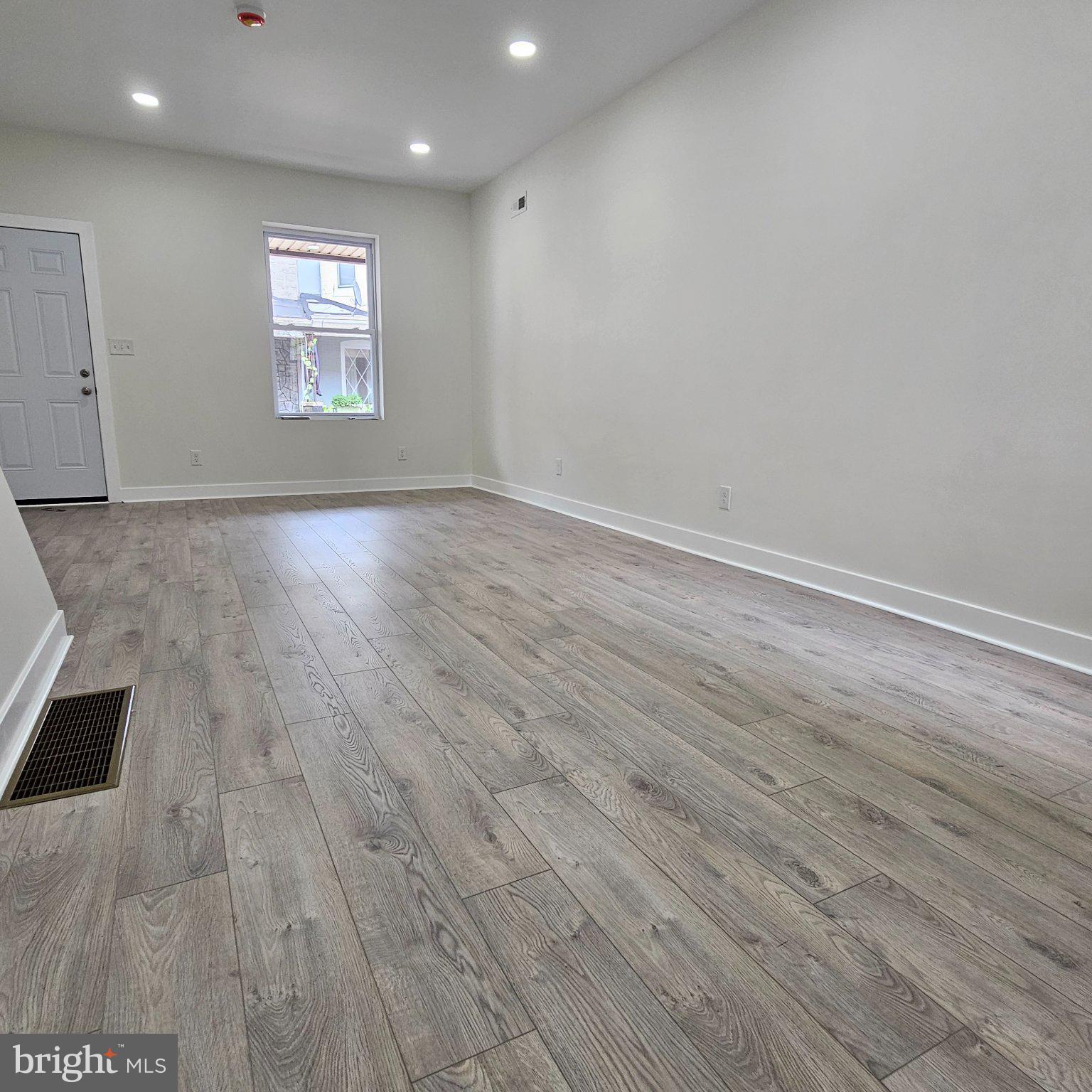 LOGAN - Residential