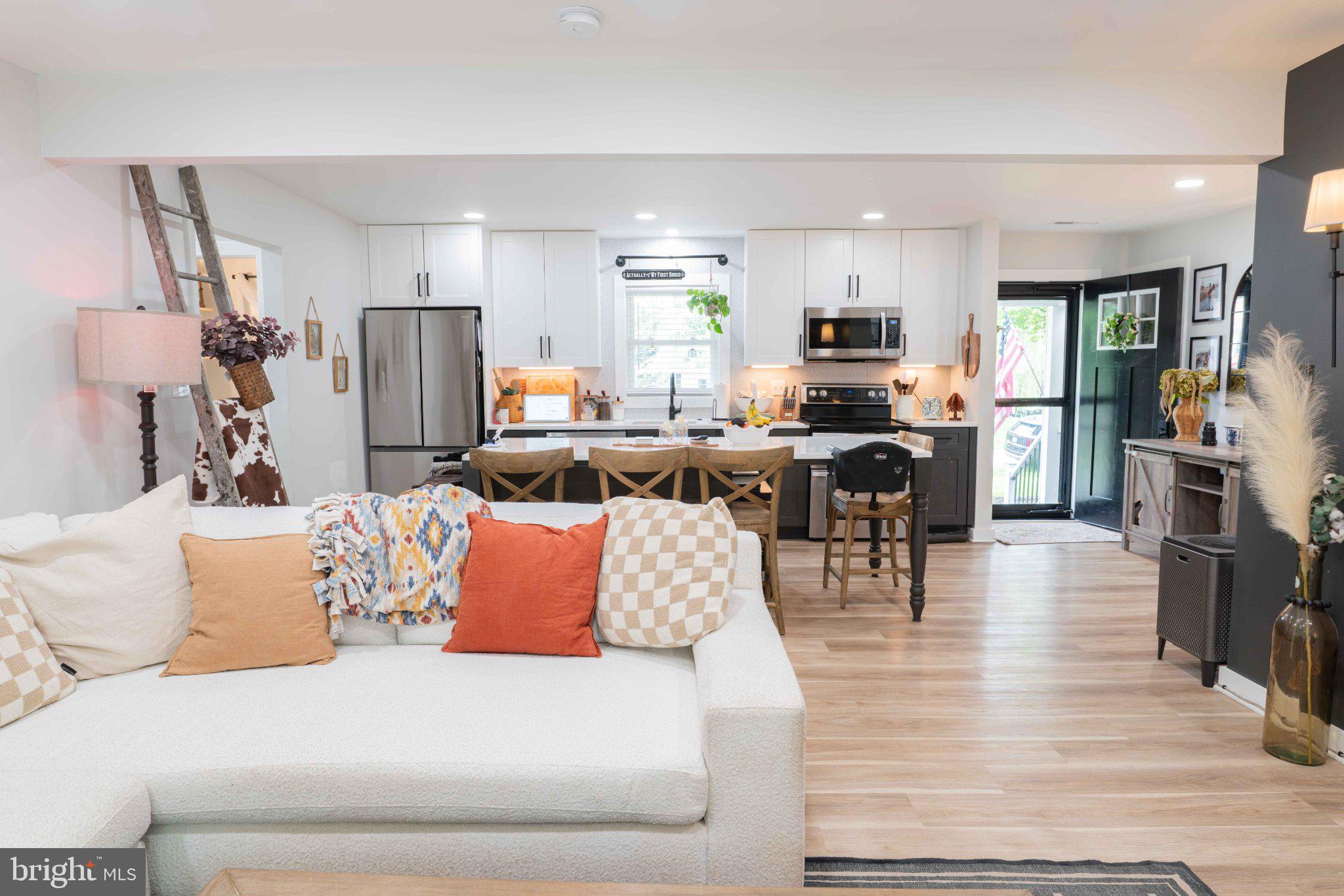 MRS H L STINNETT - Residential