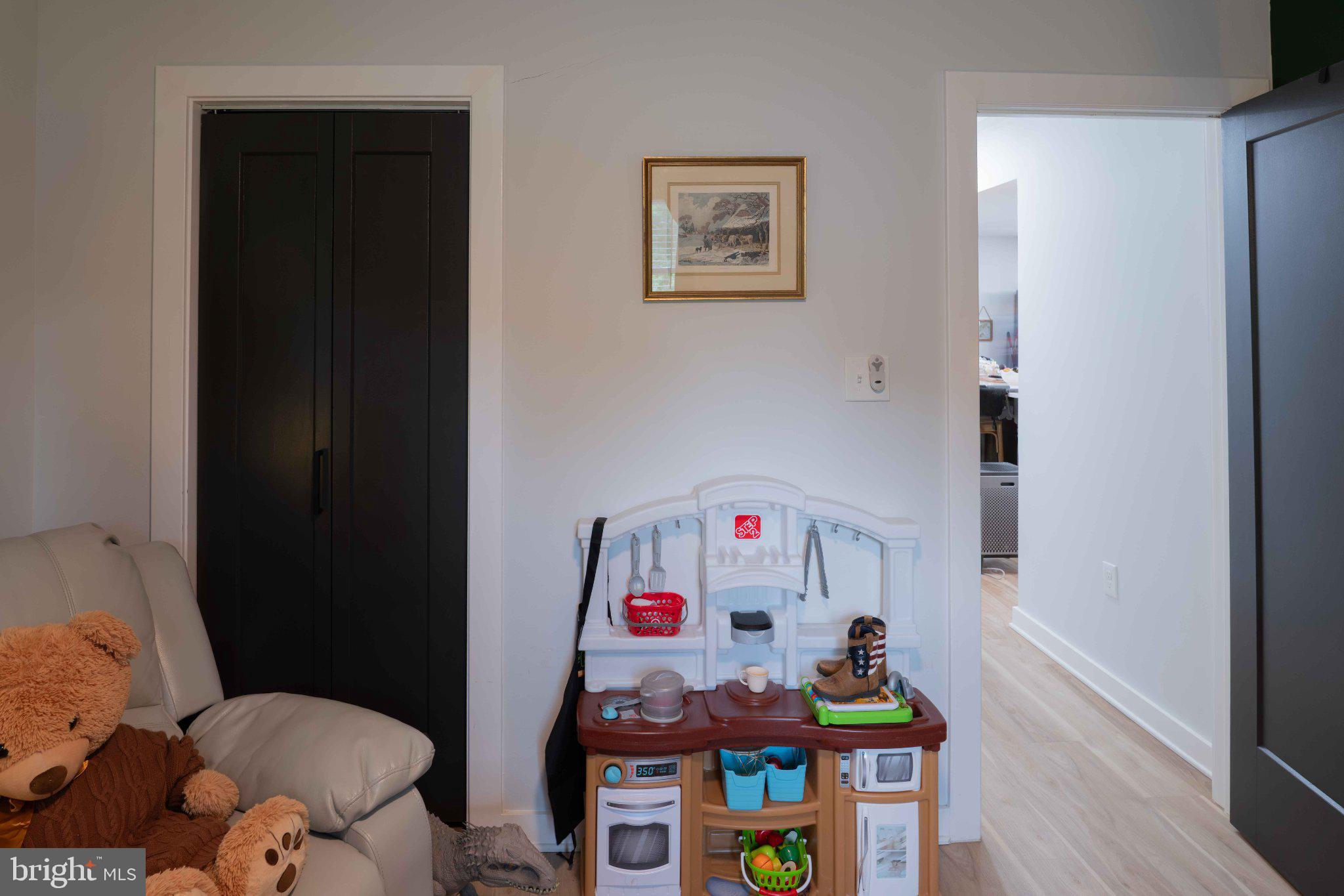 MRS H L STINNETT - Residential