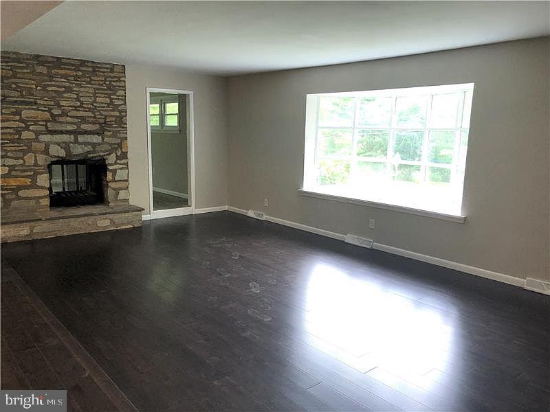 HUNTINGDON VALLEY - Residential