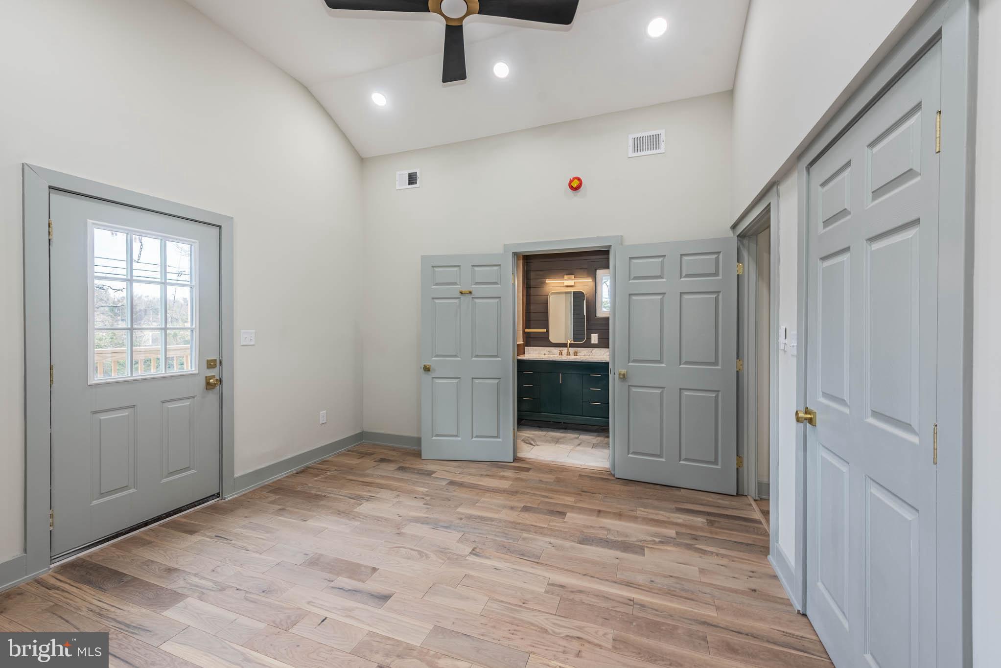 KNOLLWOOD - Residential