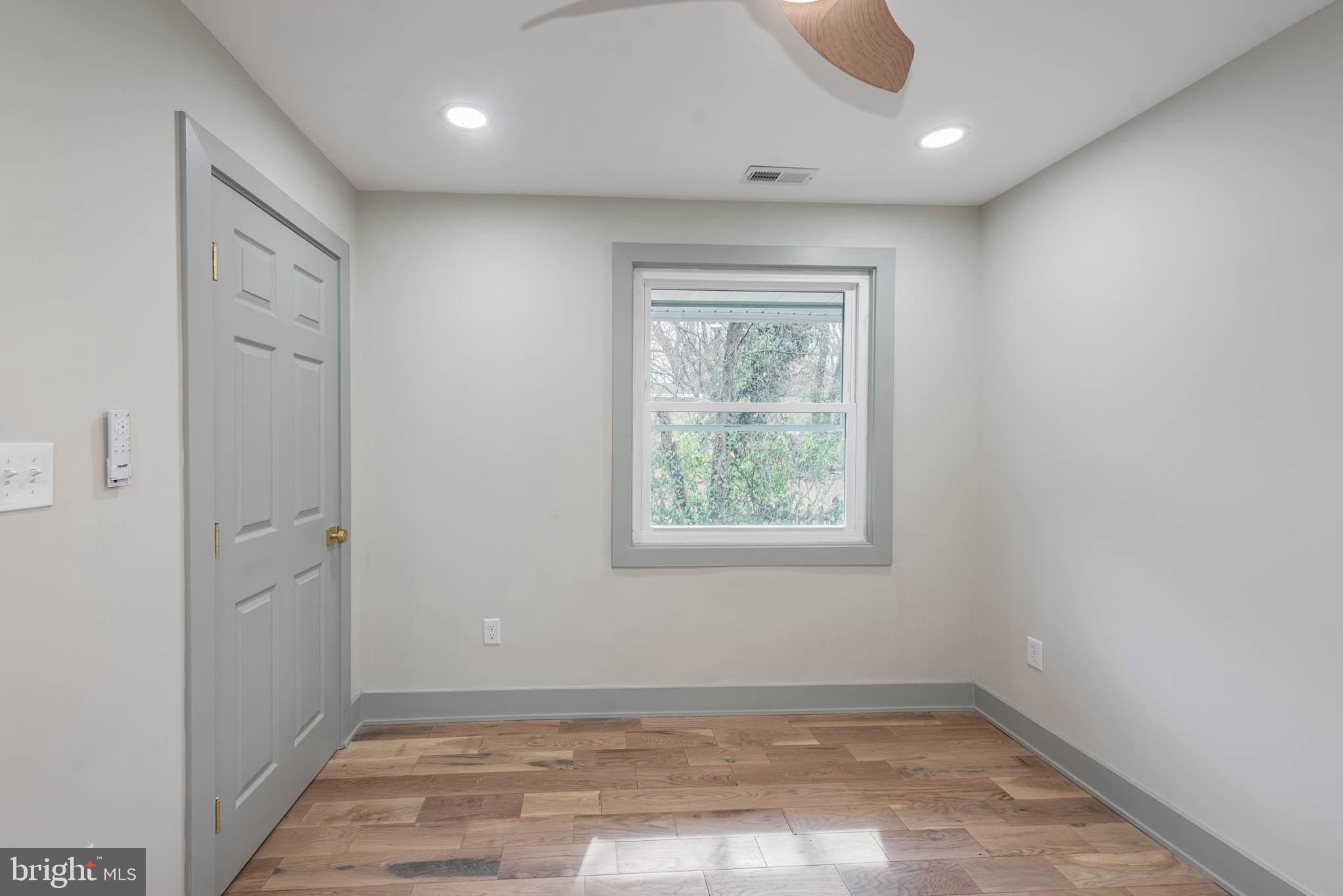 KNOLLWOOD - Residential