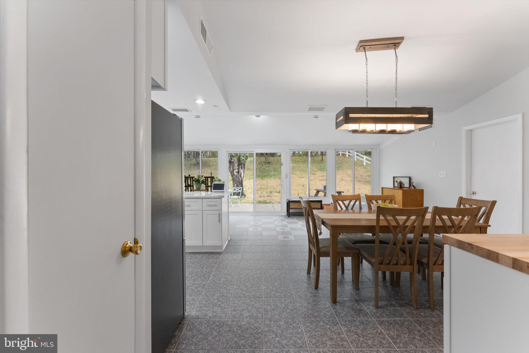 RAMBLING HILLS - Residential
