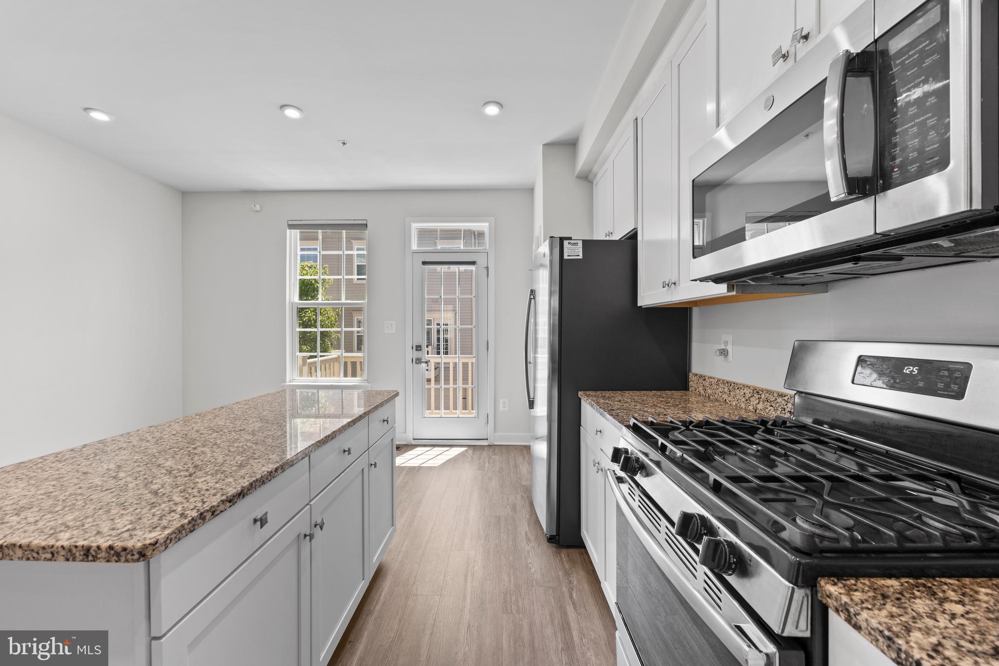 GREENBELT STATION - Residential