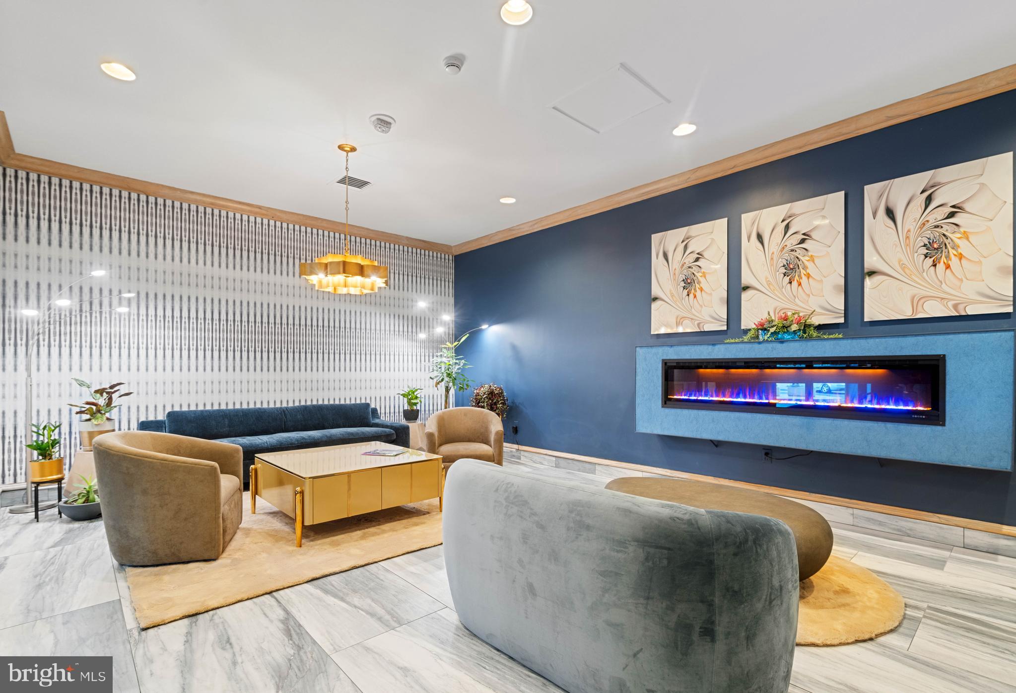 RIDGELY TOWSON CENTER - Residential