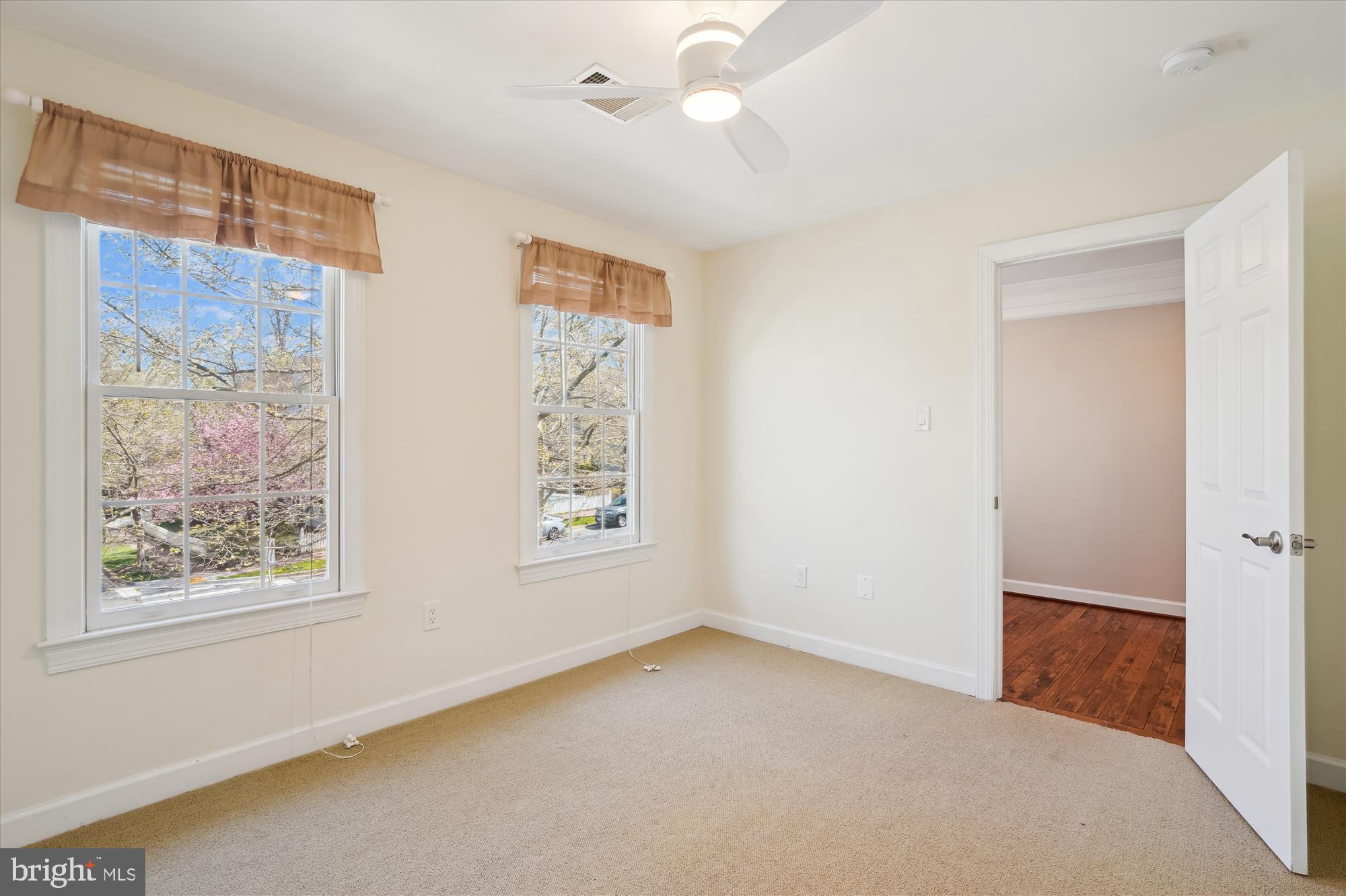 KENTLANDS - Residential