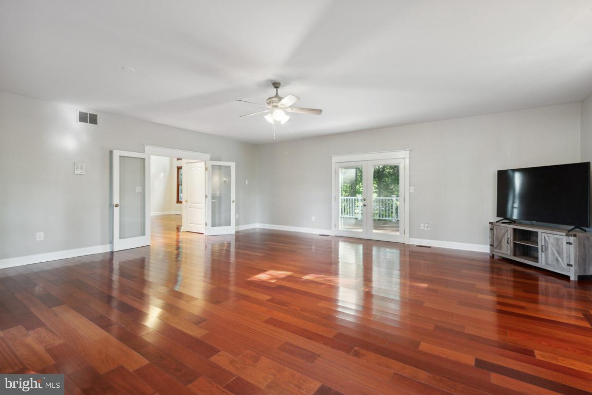 GREEN MEADOWS - Residential