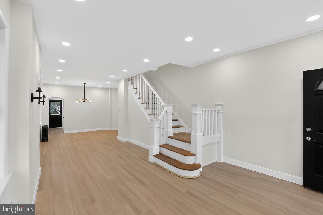 LAWNDALE - Residential