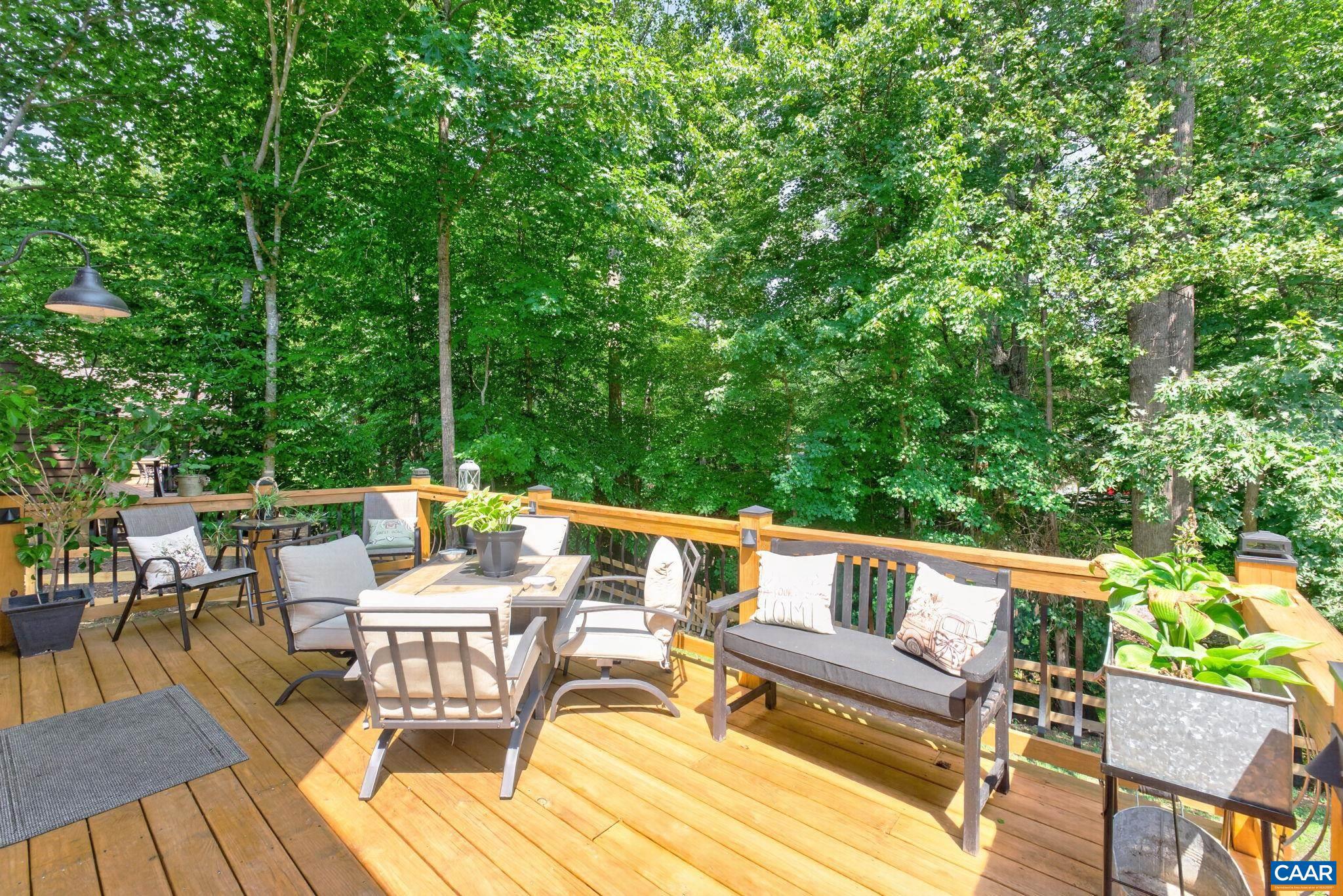 LAKE MONTICELLO - Residential