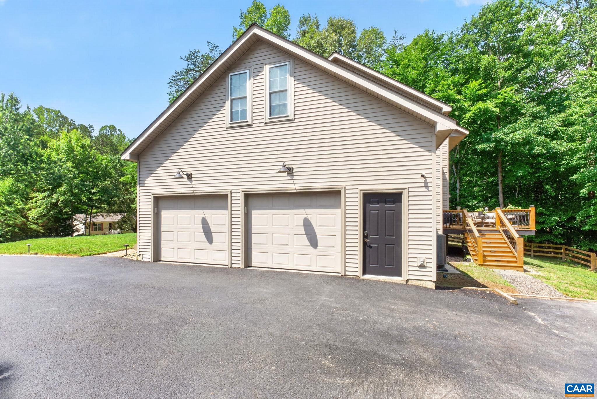 LAKE MONTICELLO - Residential