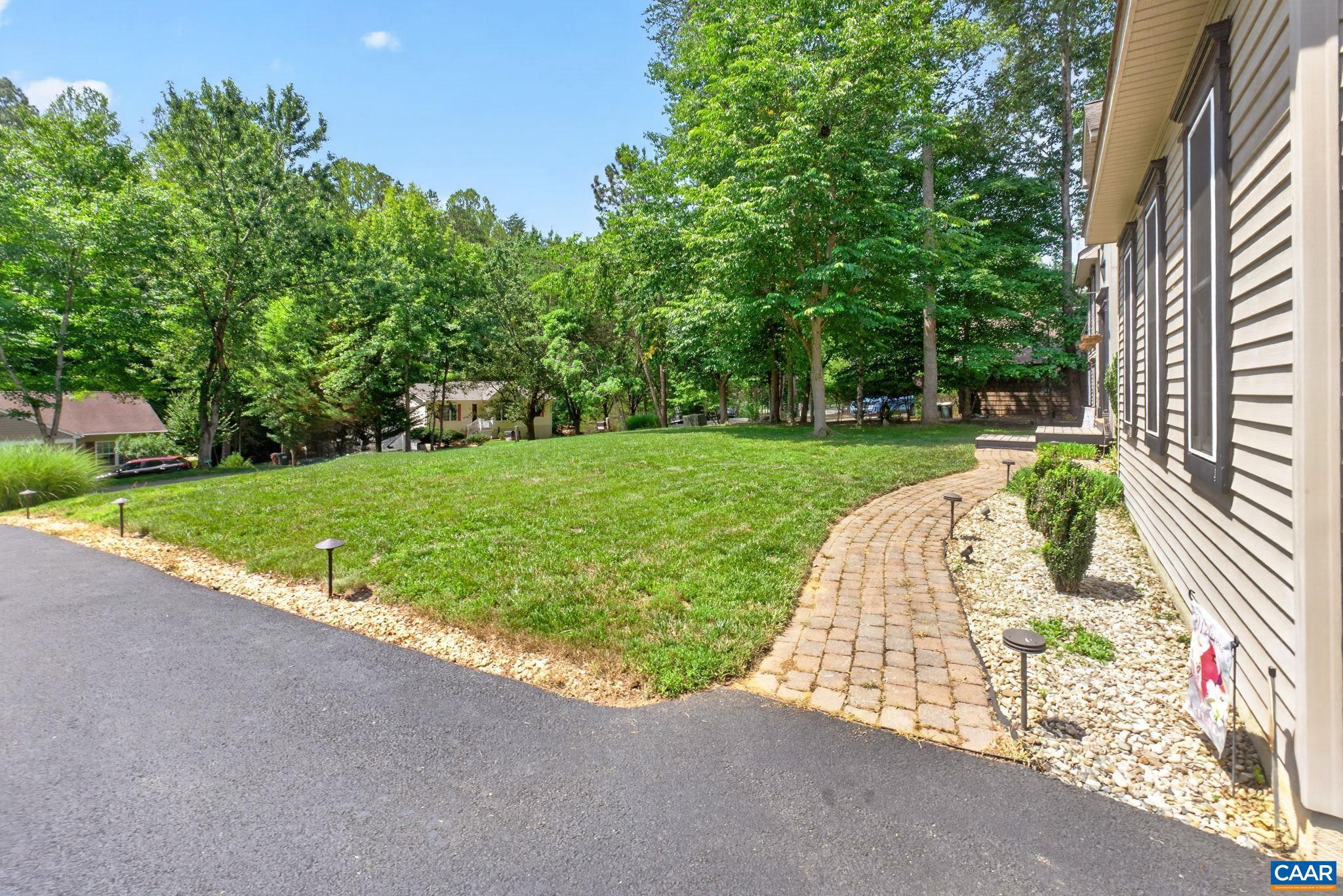 LAKE MONTICELLO - Residential