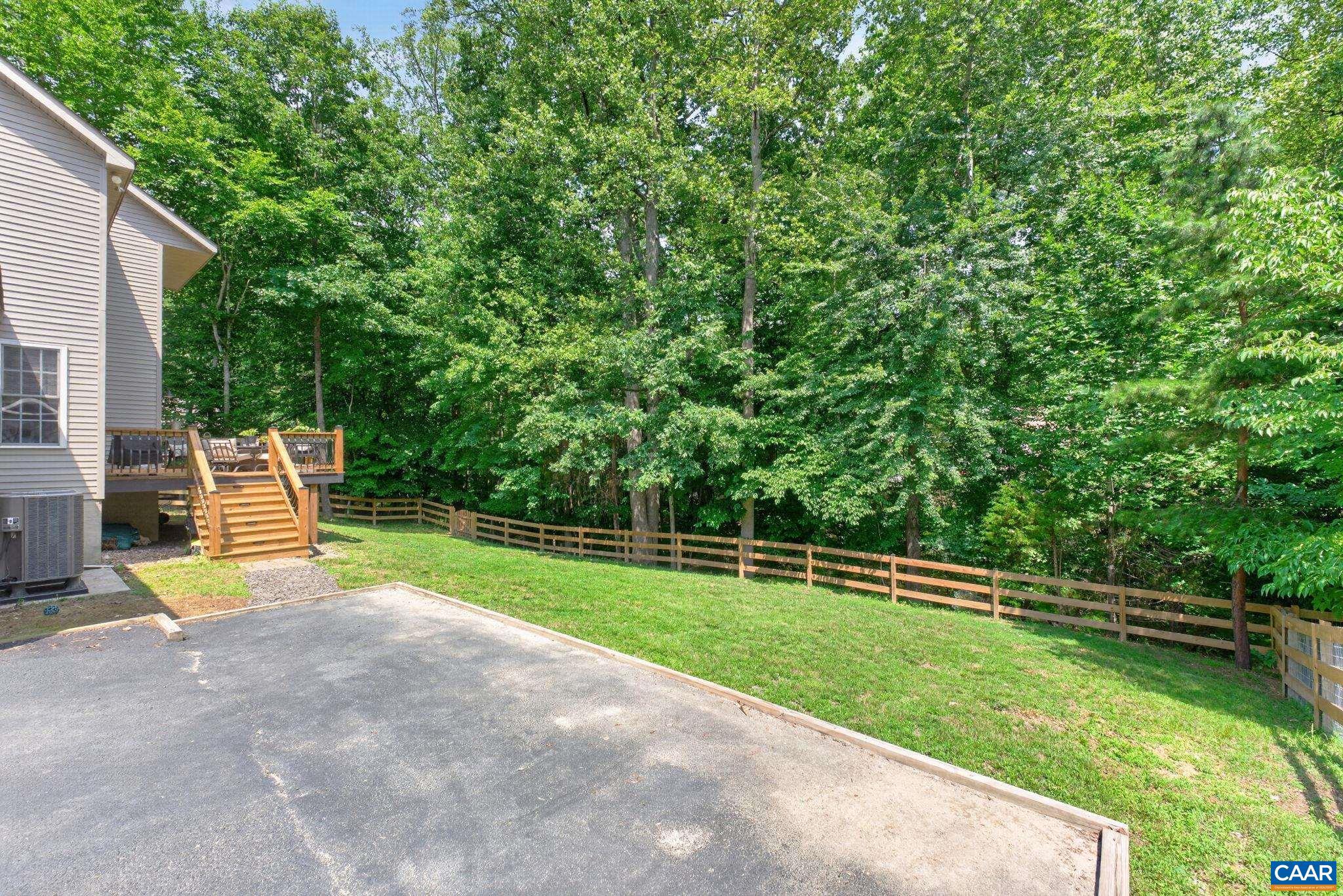 LAKE MONTICELLO - Residential
