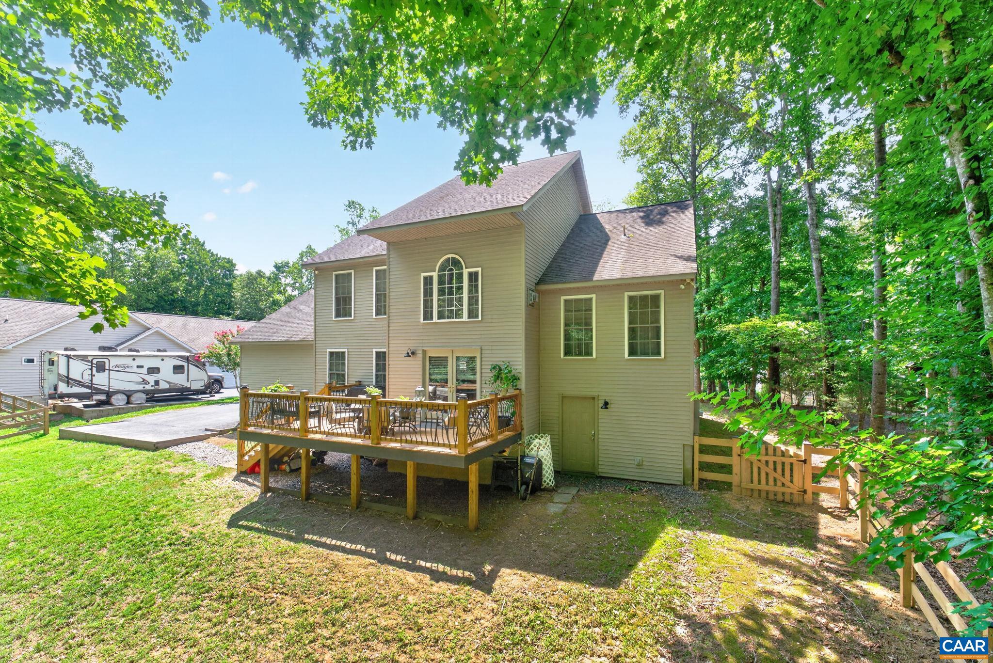 LAKE MONTICELLO - Residential