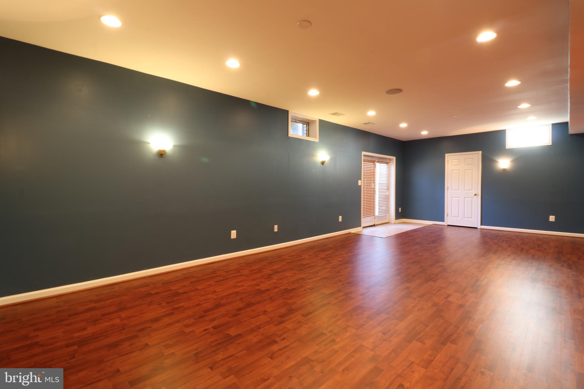 SOUTH RIDING - Residential Lease