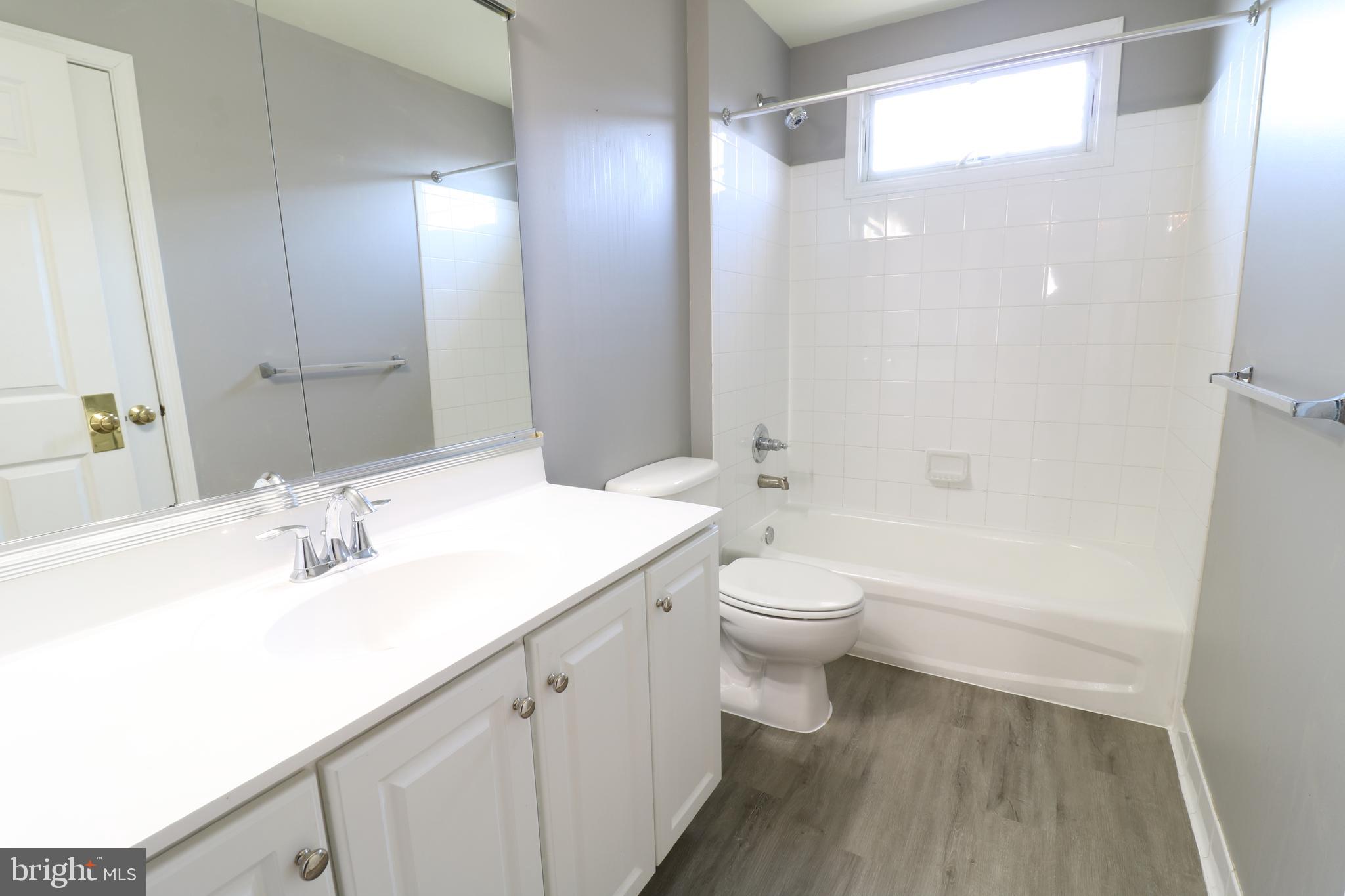 SOUTH RIDING - Residential Lease