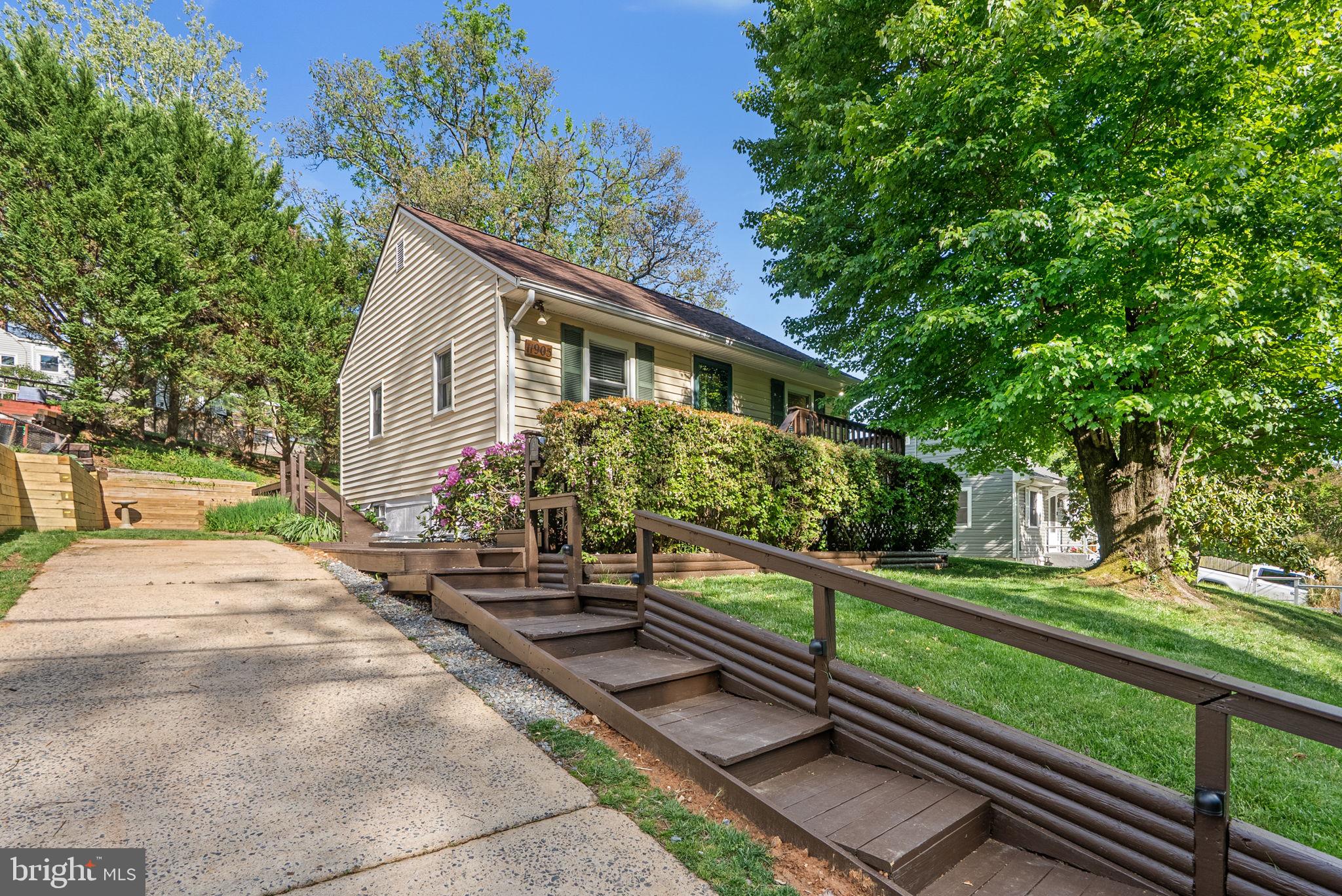 VEIRS MILL VILLAGE - Residential