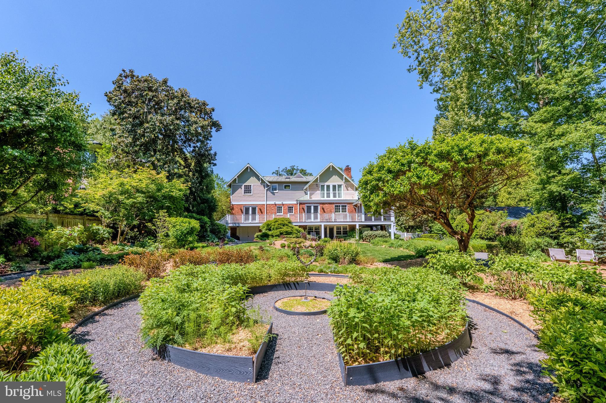 BROADMONT - Residential