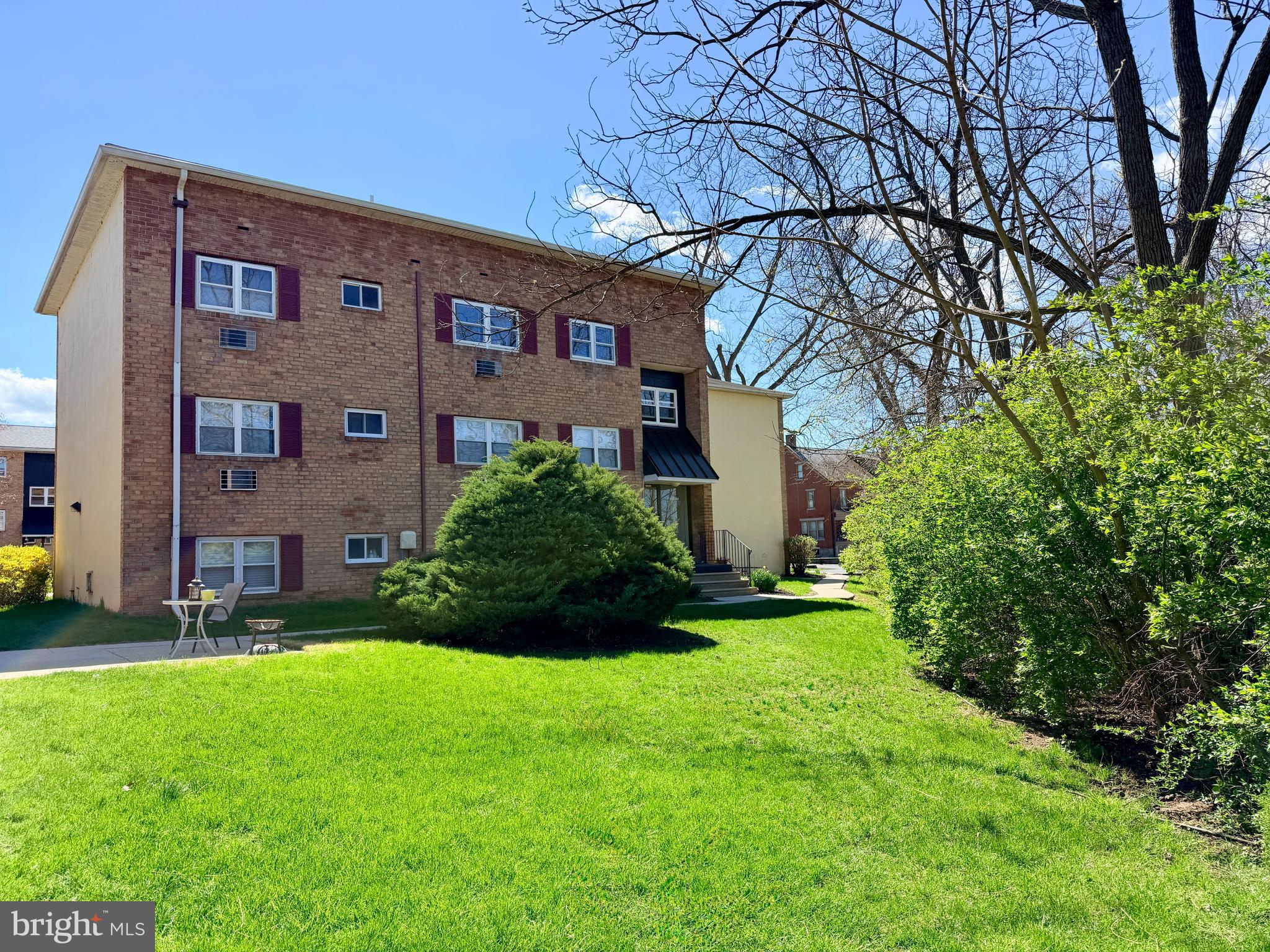 DOWNINGTOWN COMMON - Residential