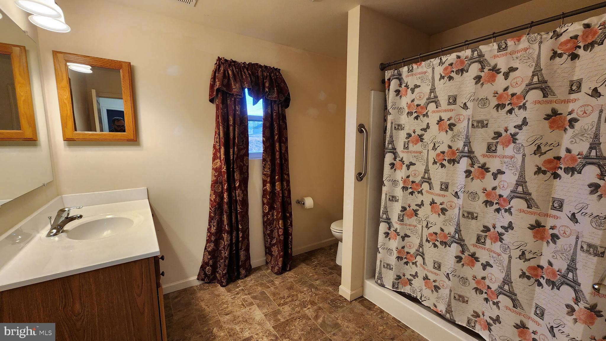 LAUREL VISTAS - Residential