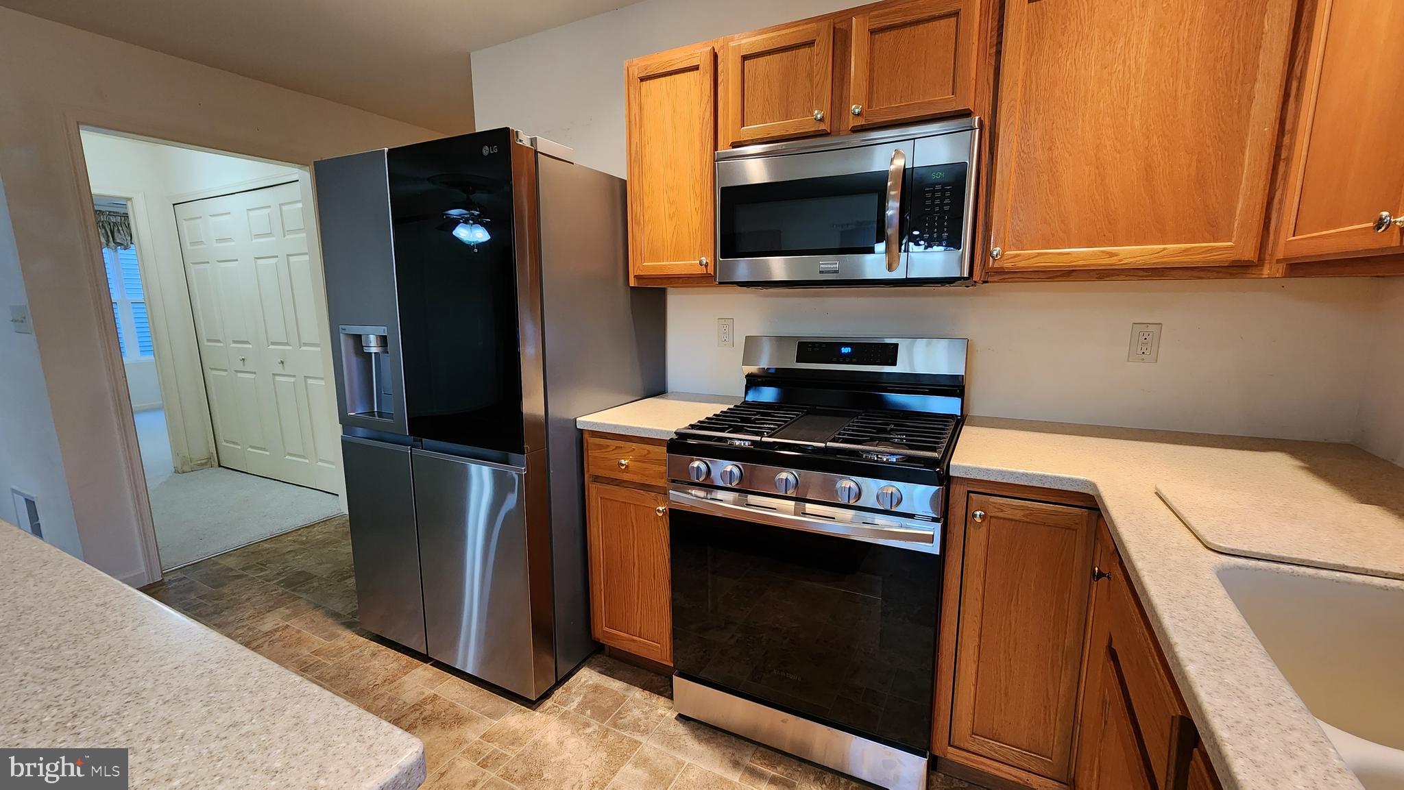 LAUREL VISTAS - Residential