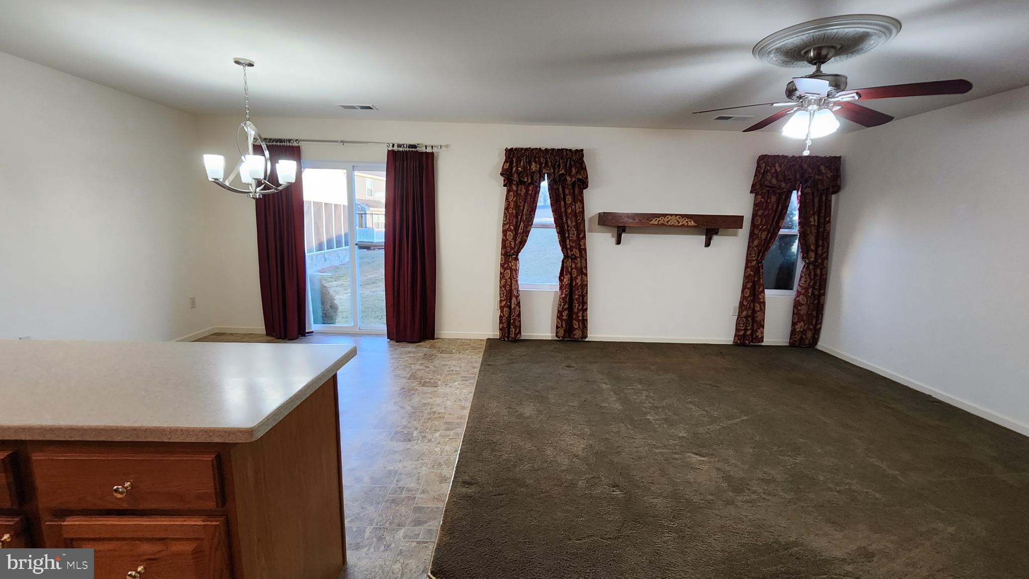 LAUREL VISTAS - Residential