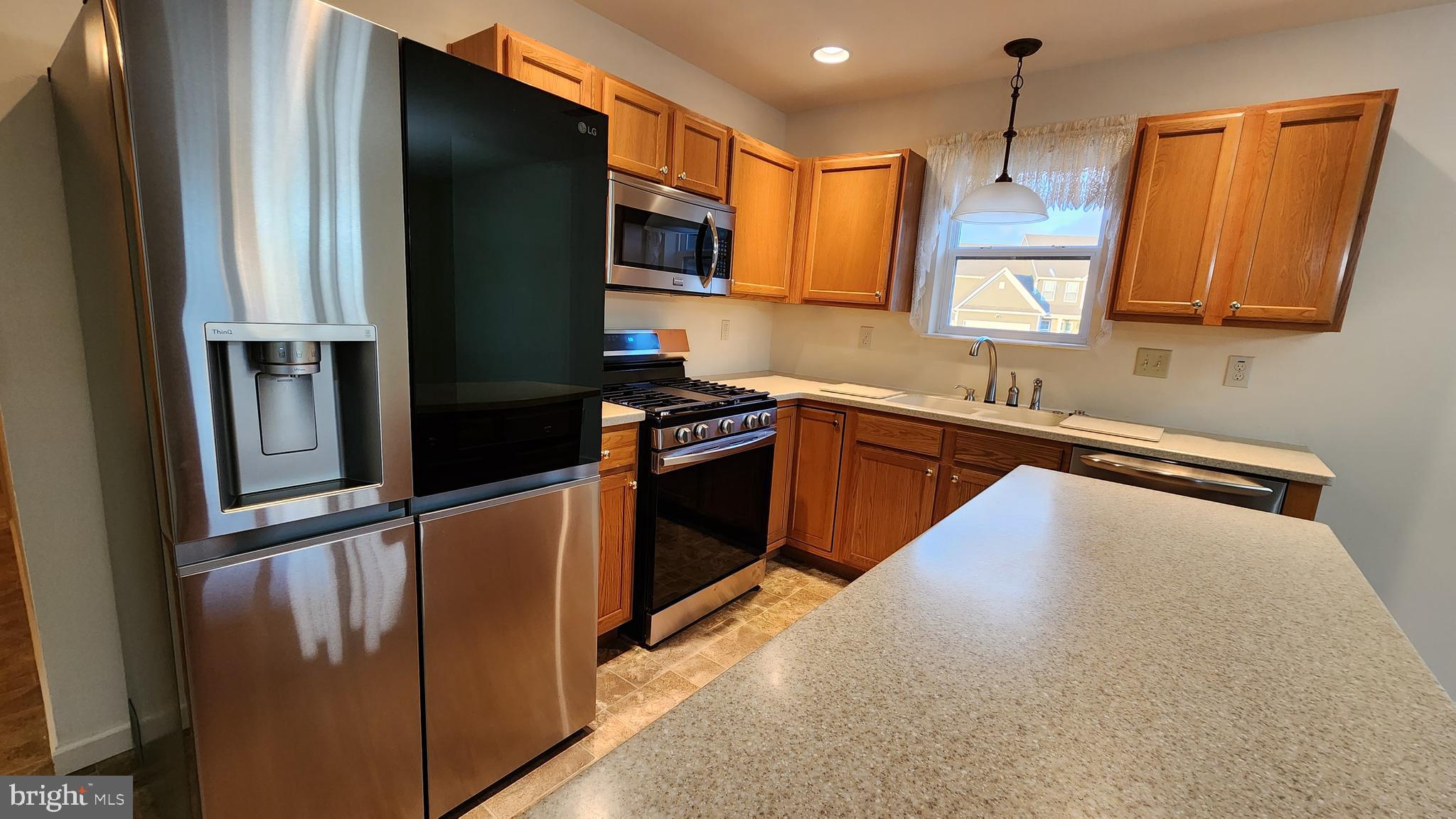 LAUREL VISTAS - Residential