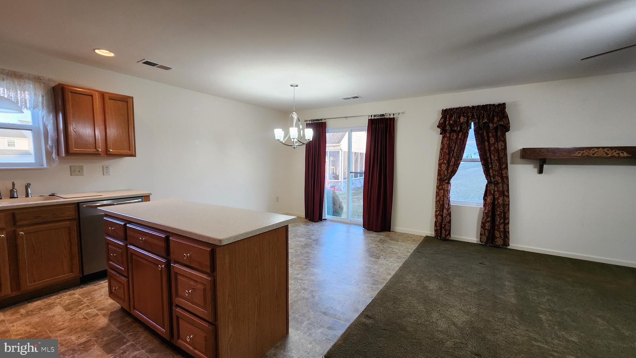 LAUREL VISTAS - Residential