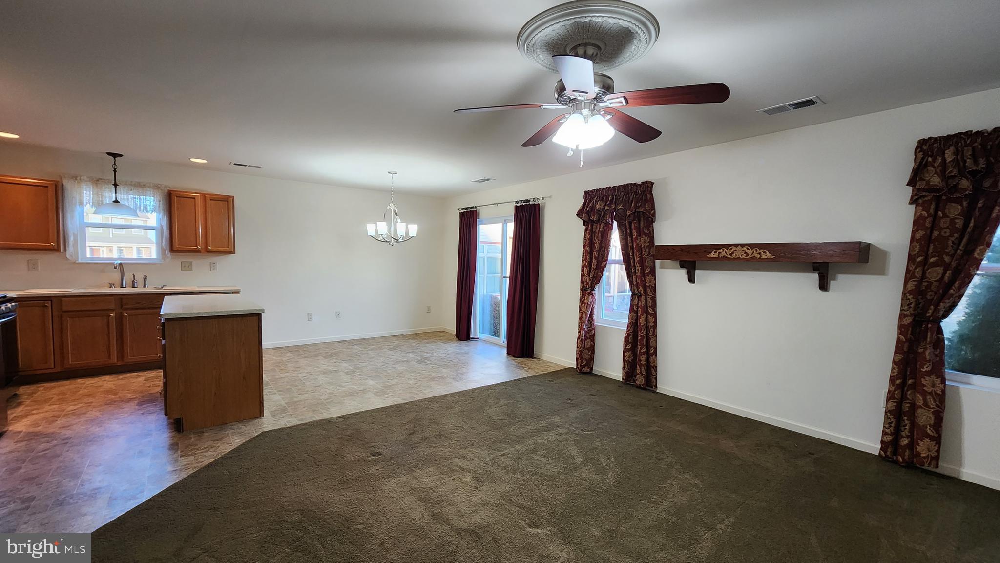 LAUREL VISTAS - Residential