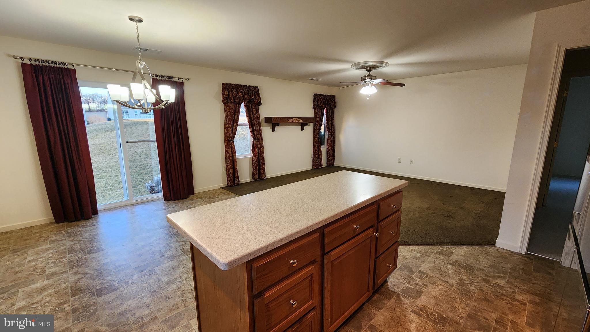 LAUREL VISTAS - Residential