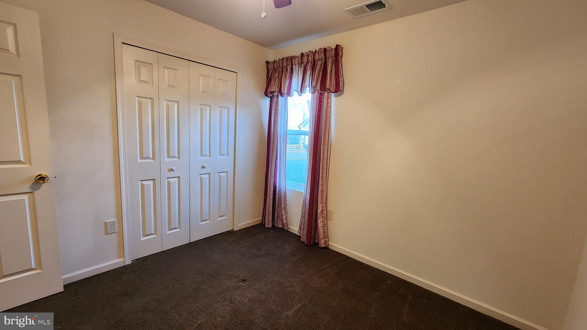 LAUREL VISTAS - Residential