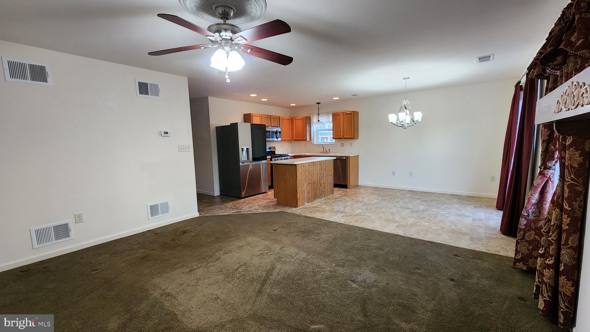 LAUREL VISTAS - Residential