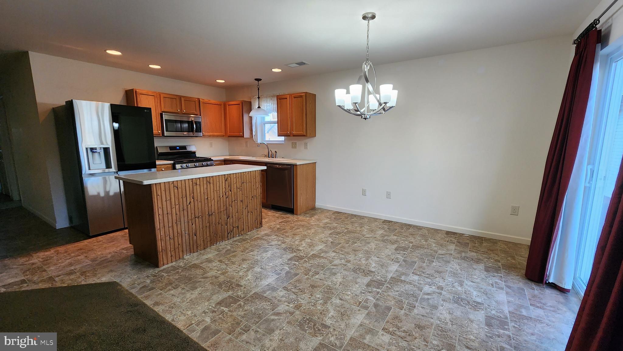 LAUREL VISTAS - Residential