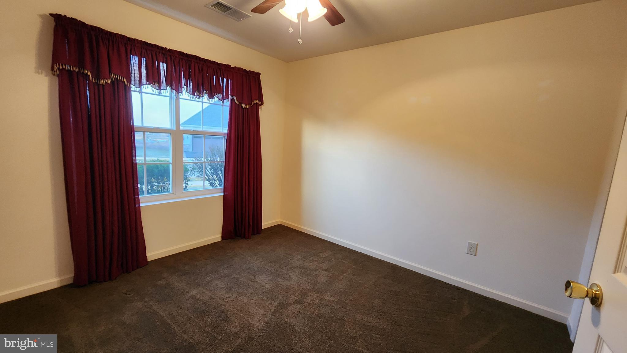 LAUREL VISTAS - Residential