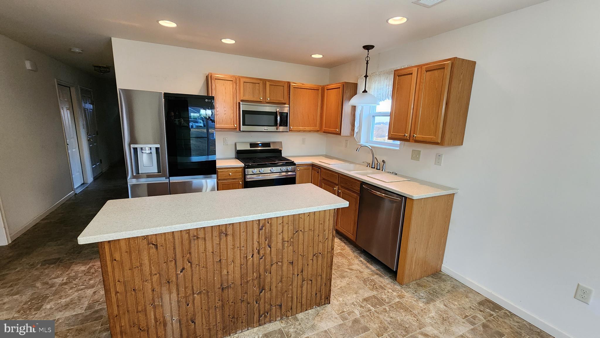 LAUREL VISTAS - Residential
