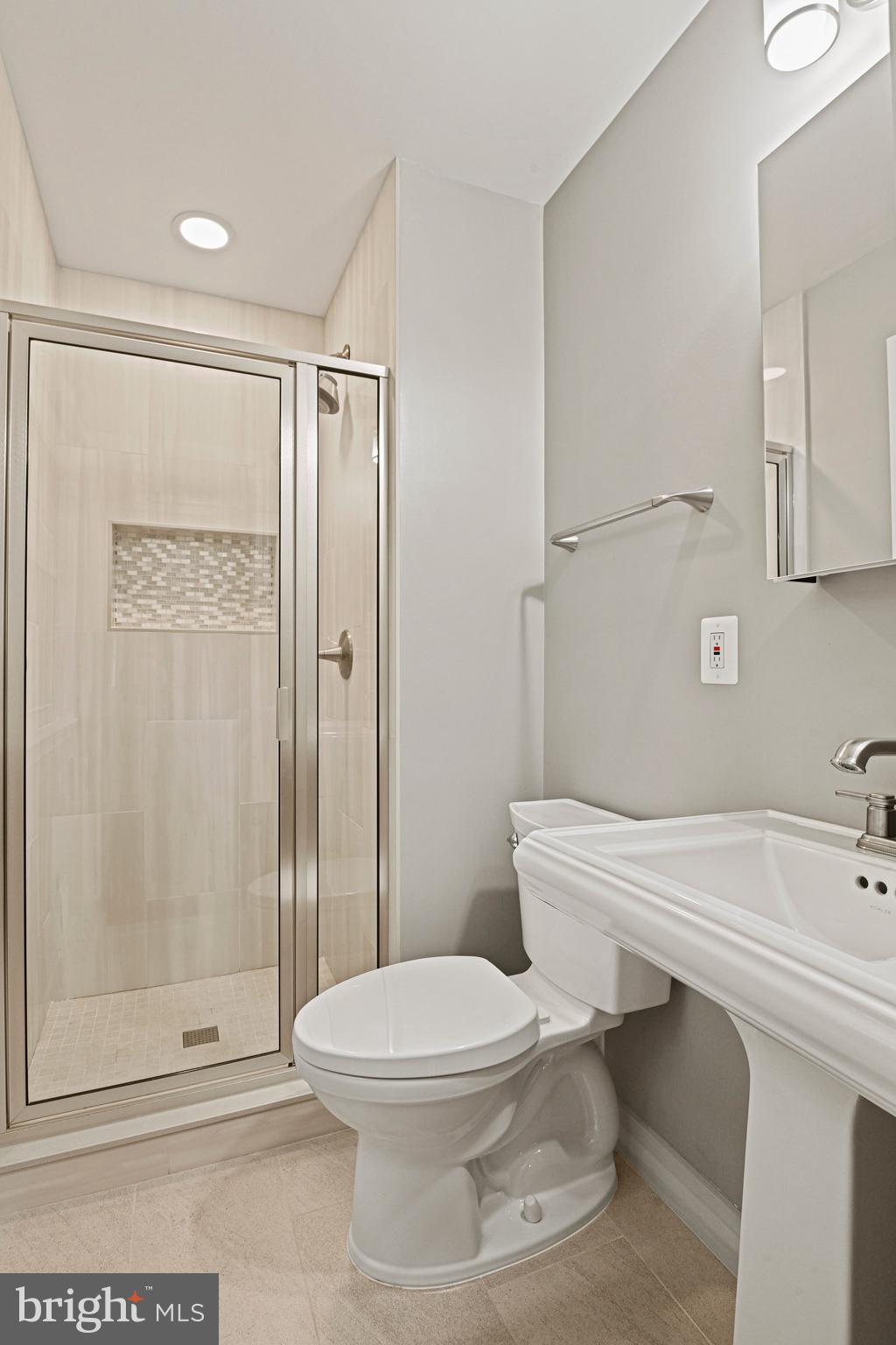 DUNN LORING WOODS - Residential