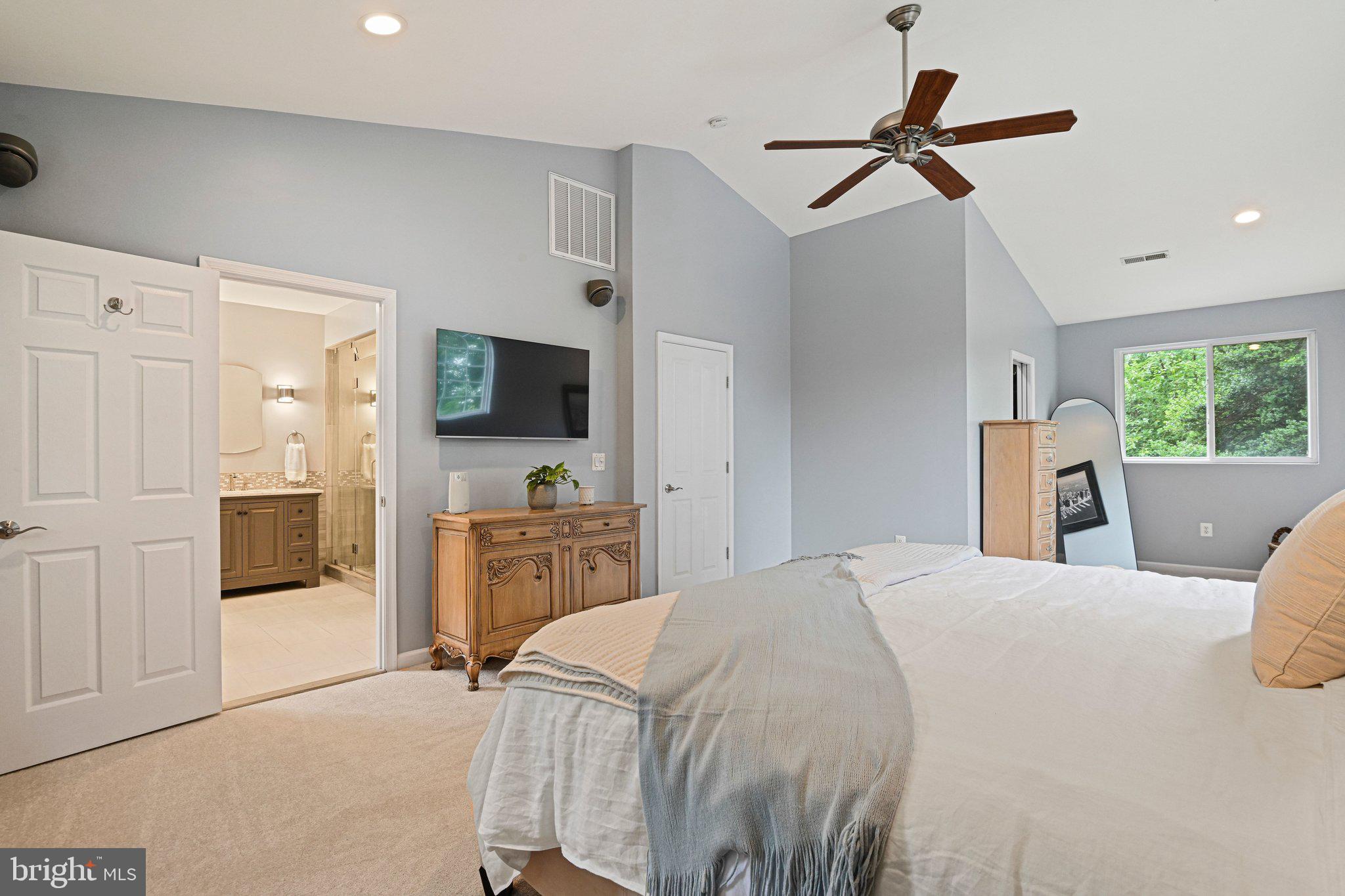 DUNN LORING WOODS - Residential