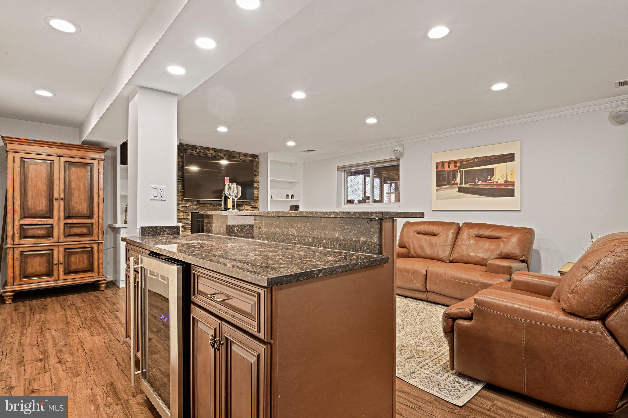 DUNN LORING WOODS - Residential