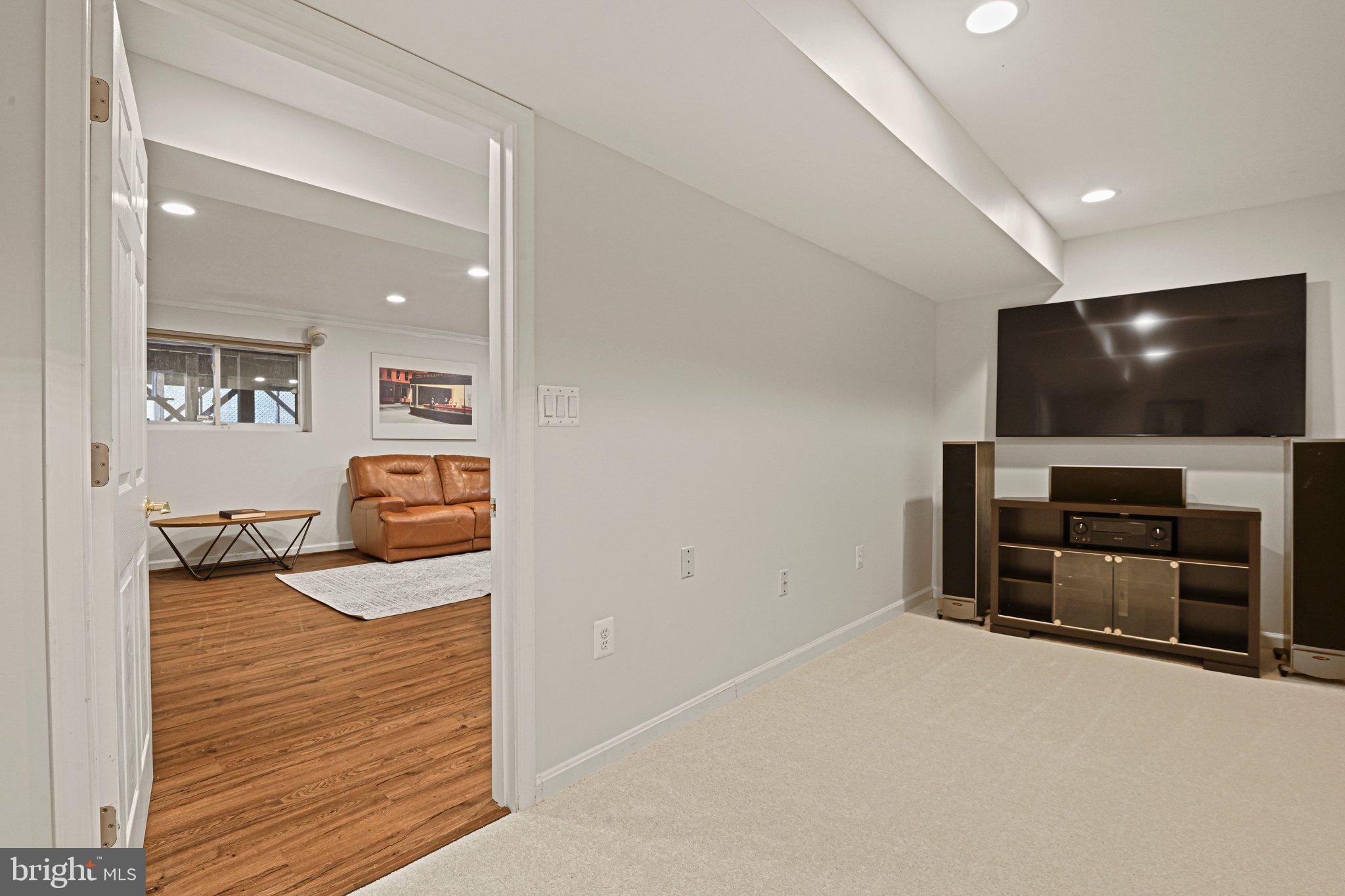 DUNN LORING WOODS - Residential