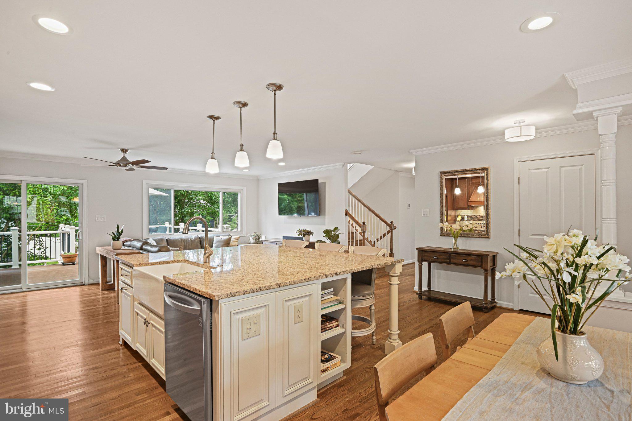 DUNN LORING WOODS - Residential