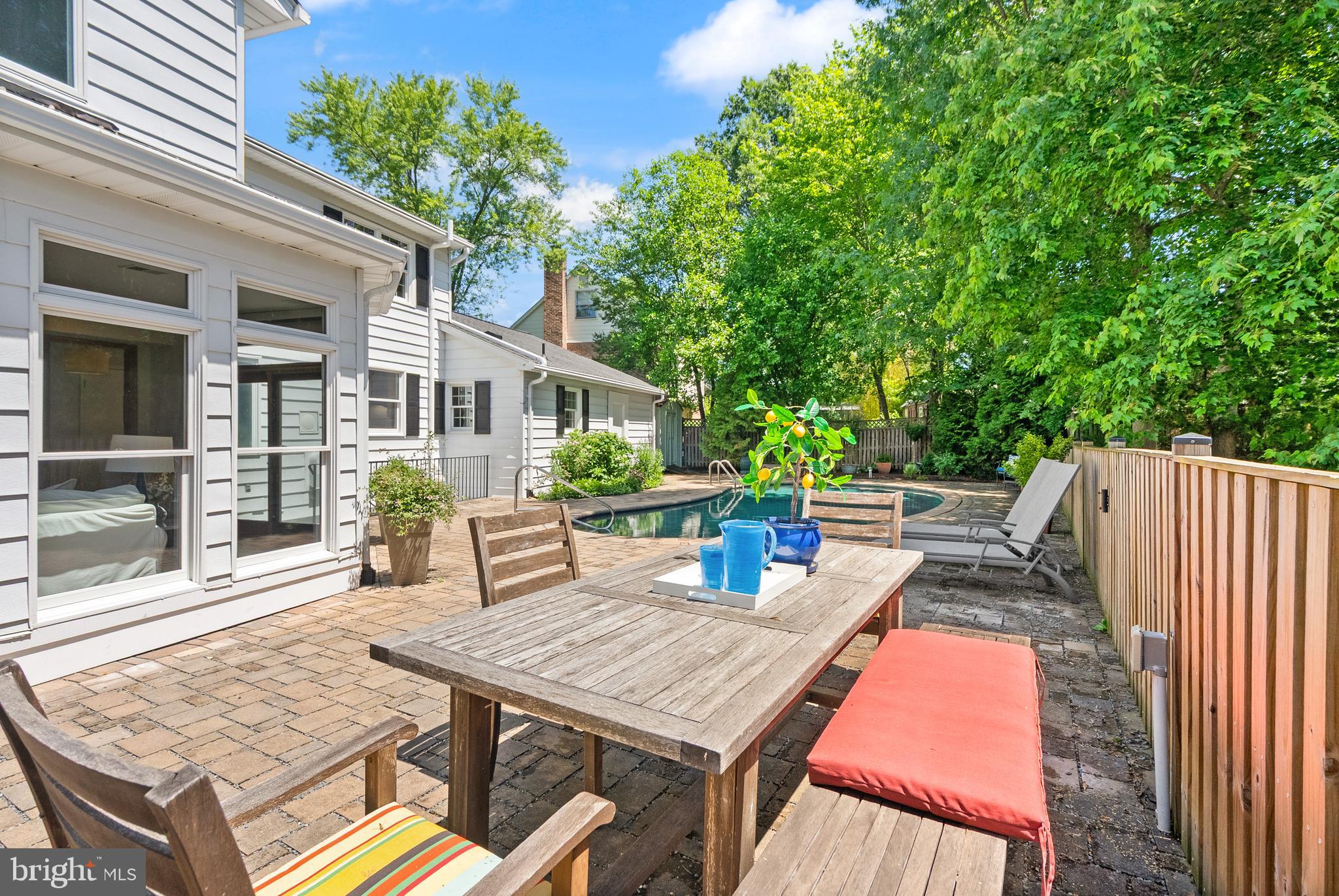 HOLLIN GLEN - Residential