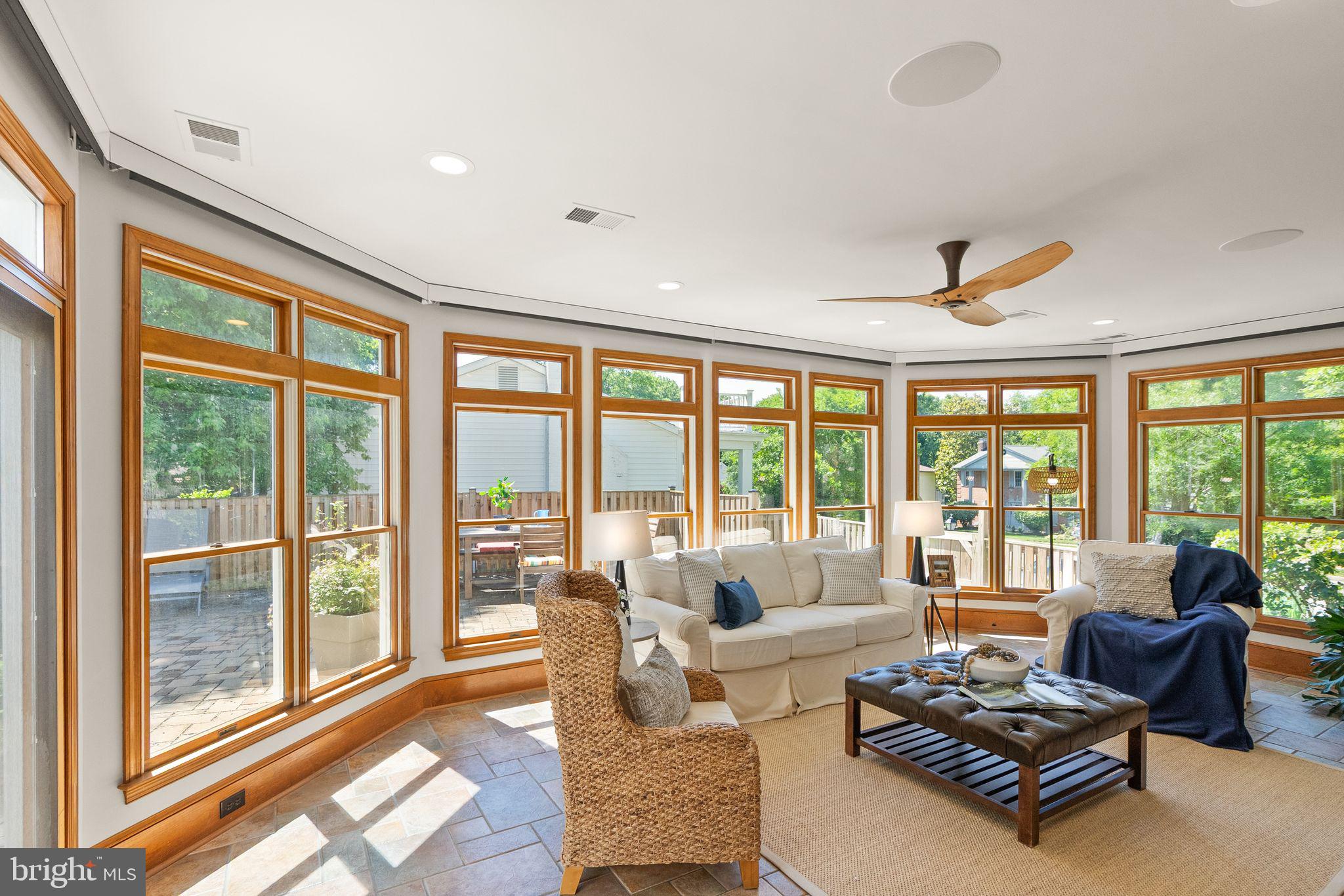 HOLLIN GLEN - Residential
