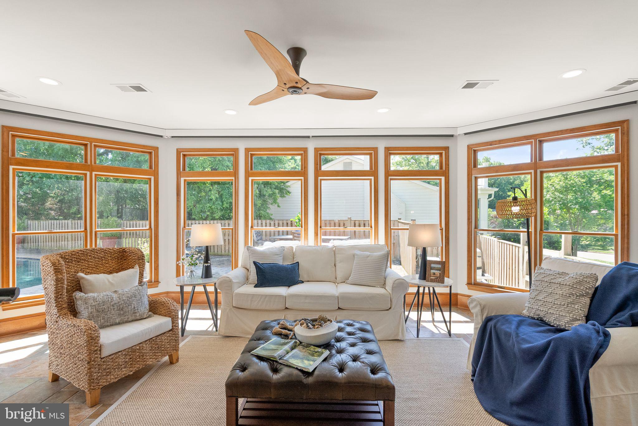 HOLLIN GLEN - Residential