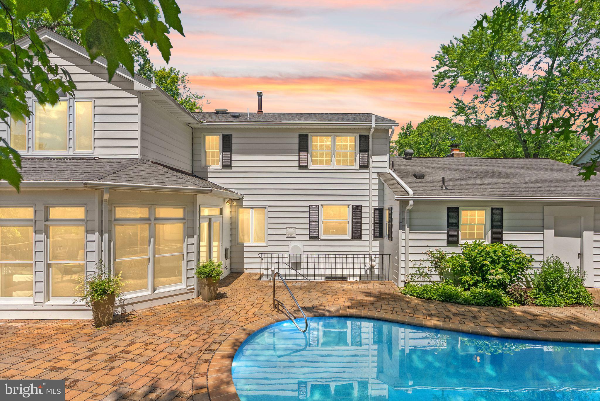 HOLLIN GLEN - Residential