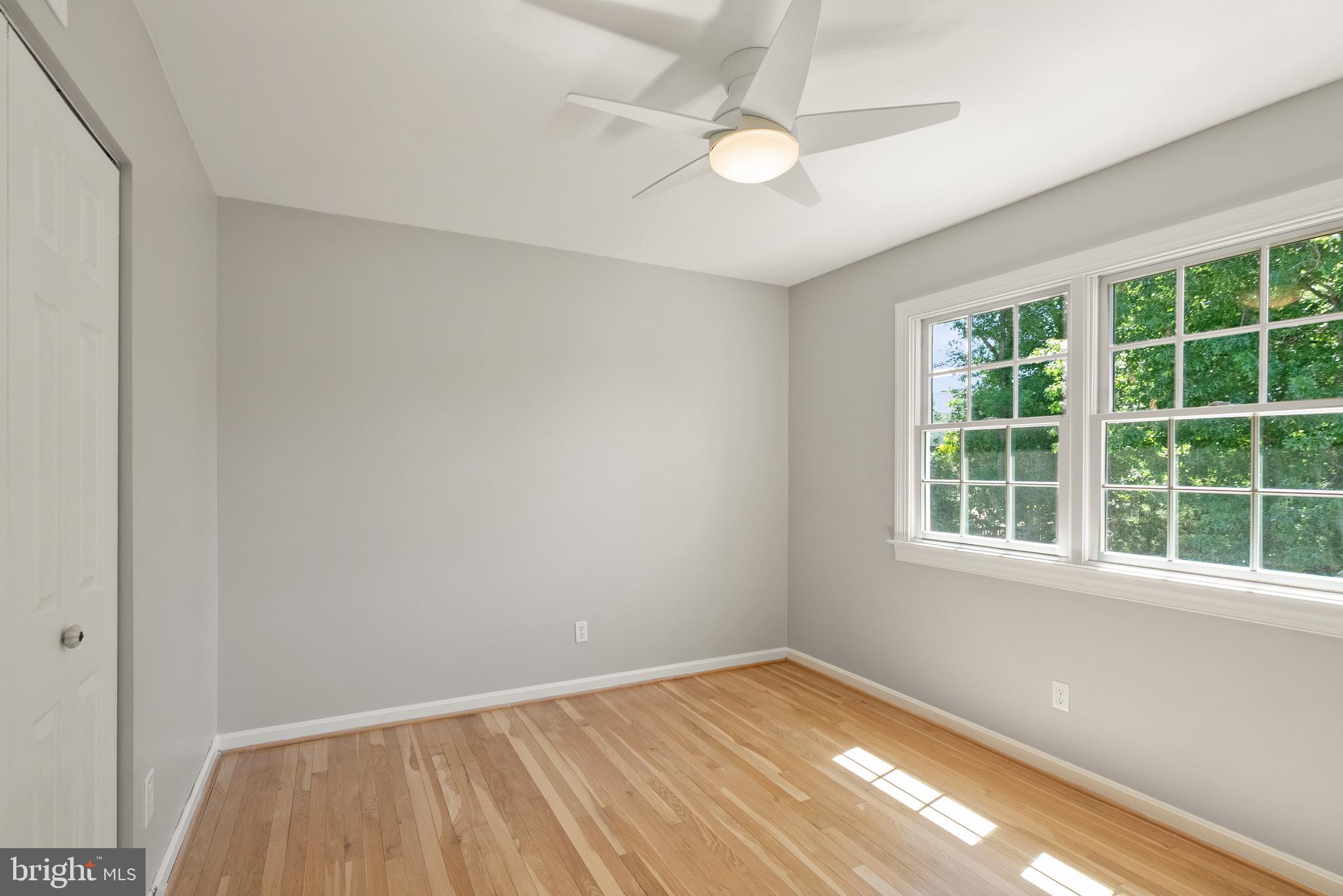 HOLLIN GLEN - Residential