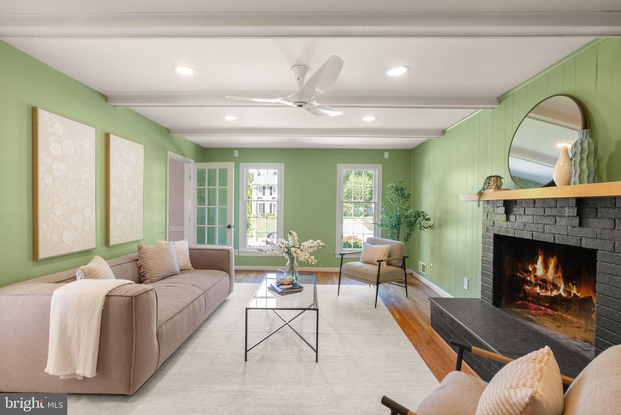 HOLLIN GLEN - Residential