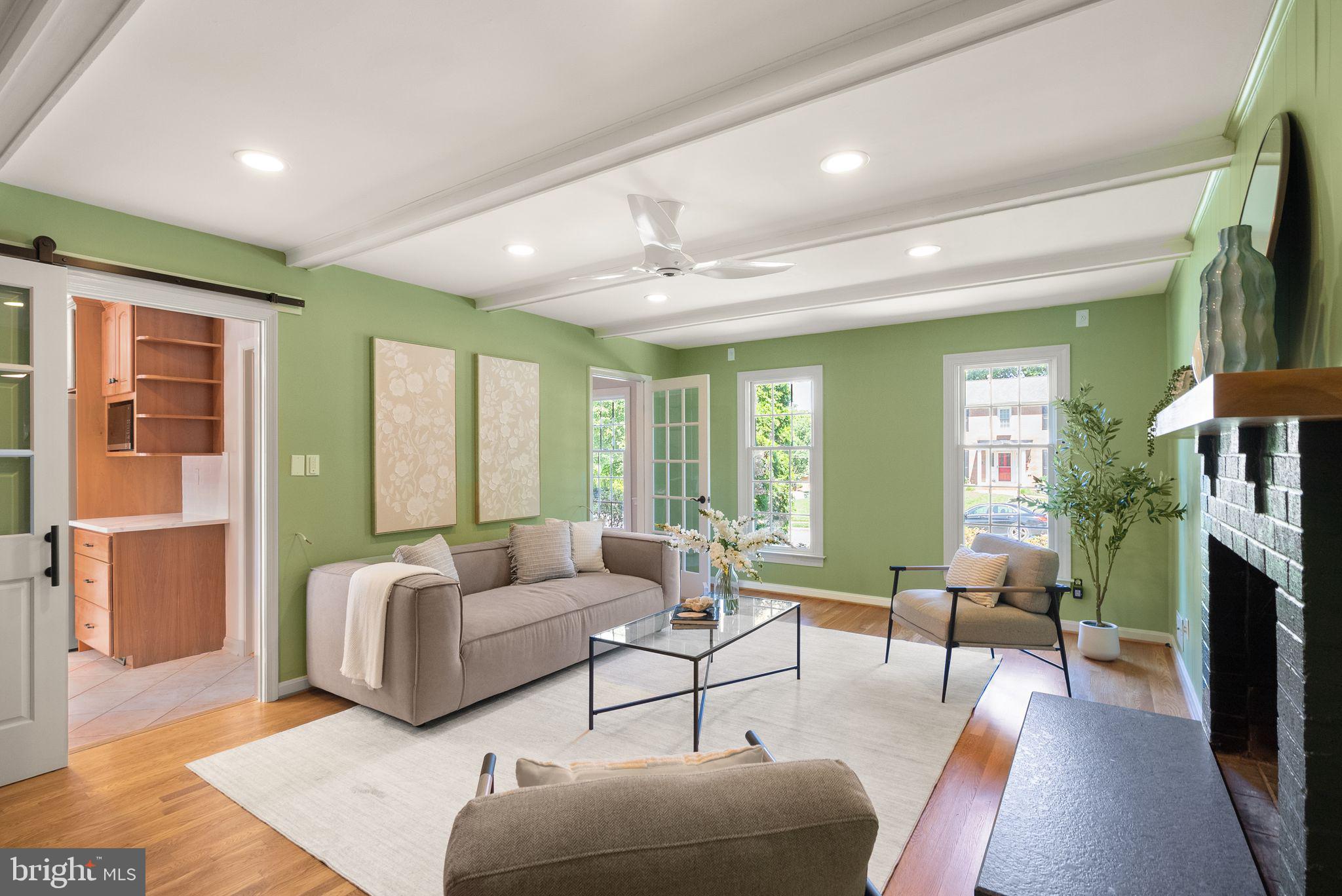 HOLLIN GLEN - Residential