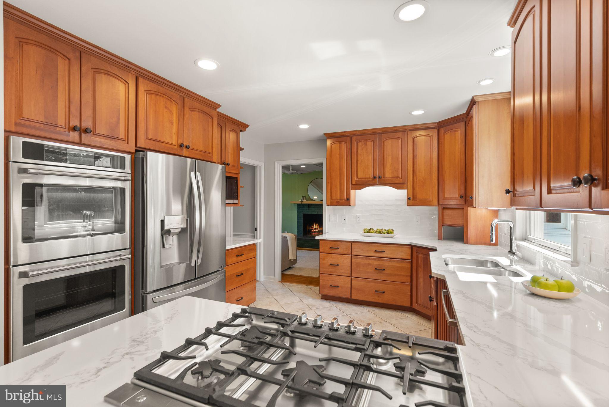 HOLLIN GLEN - Residential