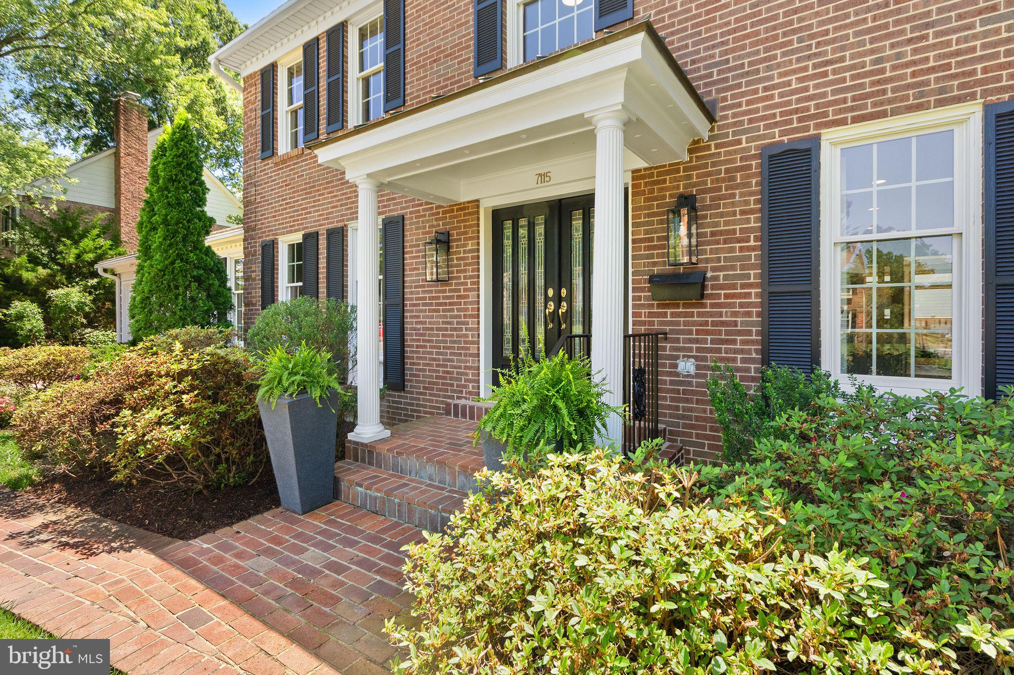 HOLLIN GLEN - Residential