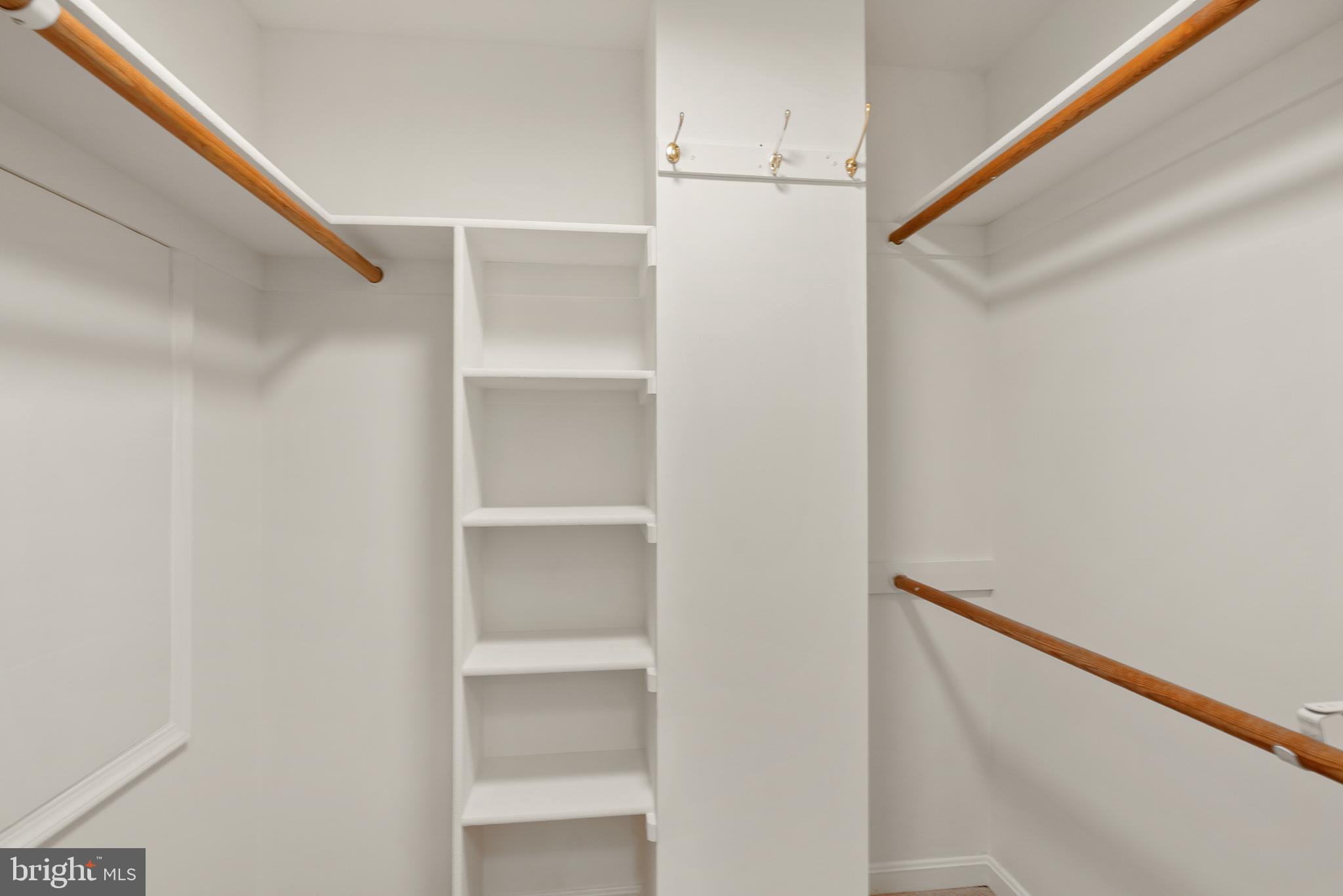 HOLLIN GLEN - Residential