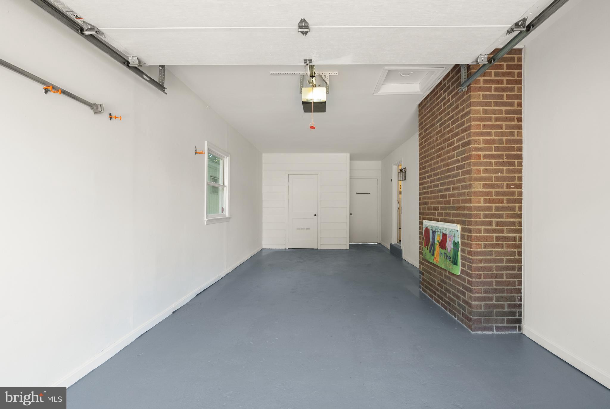HOLLIN GLEN - Residential
